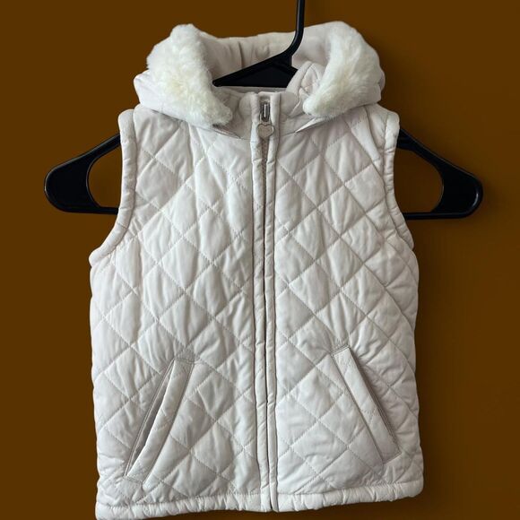 White Gap baby puffer vest with removable fur hood. warm and cozy - Picture 3 of 6
